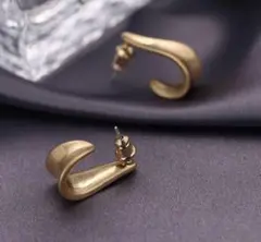 ｍ*ｇ様 04 アンティーク風　デザイン　ピアス