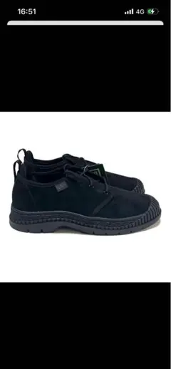 PUMA ブラック スエード スニーカー