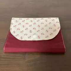 ハンドメイド　通帳・お薬手帳ケース　母子手帳ケース　赤花柄