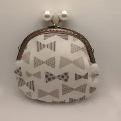 ちょうちょ刺繍生地×リバティプリント使用／がま口 ハンドメイド