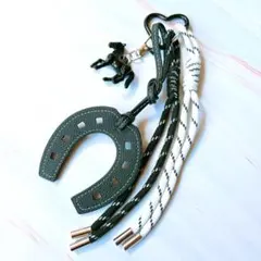 じゃらじゃらキーホルダー　バッグチャーム　キーチャーム　パラコード　馬　85B