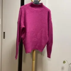 ピンク リブ編み ハイネック ニット