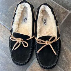UGG ブラック モカシン シープスキン 22センチ