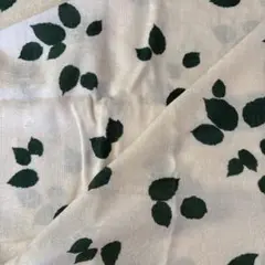 クリーム地に緑の葉柄 綿生地