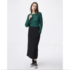 【美品】【GU】 sサイズ　ブラック　ヘビーウェイトスウェットナロースカートのサムネイル