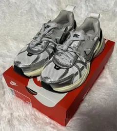✨新品未使用タグ付き✨NIKE V2K RUN スニーカー 23cm