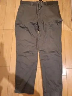 UNIQLO　メンズ　カーキ チノパン Mサイズ