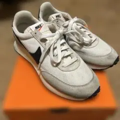 Nike スニーカー ホワイト/紺色ライン23センチ ナイキ　エアテイルウィンド