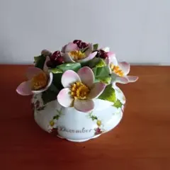 ロイヤルアルバート　陶花　フィギュリン　置物　花　直径10cm 　欠けありのサムネイル