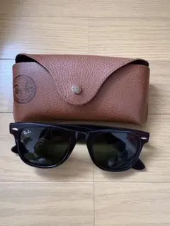 Ray-Ban ブラックサングラス ケース付き