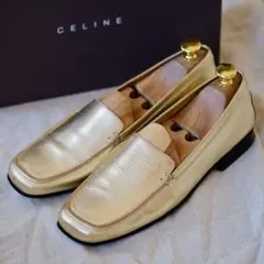 CELINEセリーヌ ゴールドメタリックローファー37.5Bのサムネイル