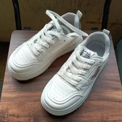 スニーカー 23