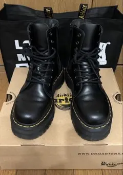 ドクターマーチン エイトホール ブーツ