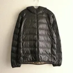 UNIQLO ユニクロ　フード付き ウルトラライトプレミアムダウンジャケット