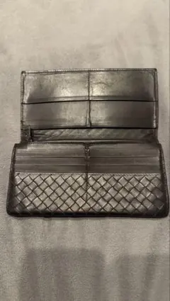 美品中古　ボッテガヴェネタ　編み込みレザー 長財布