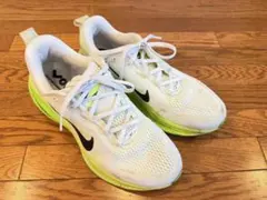 NIKE ランニングシューズ ボメロ18