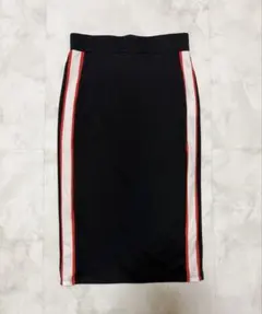 ZARA 赤白サイドライン 黒ロングタイトスカートのサムネイル