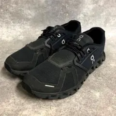 on cloud スニーカー