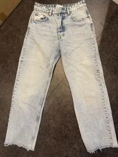 ZARA ライトブルーストレートデニム