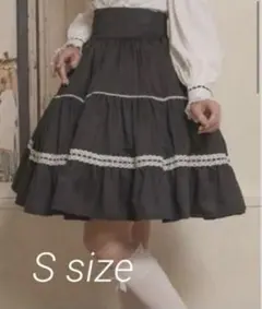 美品 シャロ水 スカート ブラック　しまむら　愛野えり