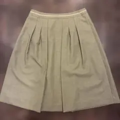 Aylesbury (美品)タックフレアスカート モスグリーン 11号のサムネイル