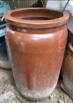 アンティーク陶器　レトロ　水鉢　円筒形　鉢　茶褐色　大甕　おおがめ　水甕　カメ 昭和レトロ☆陶器製 大型睡蓮鉢 水鉢 水瓶 メダカ鉢 庭園用(中) - メルカリ