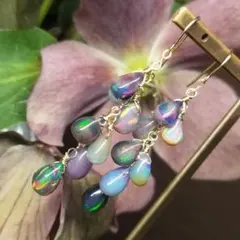 14kgfブラックカラー&クリアシックカラーオパールふさふさピアス