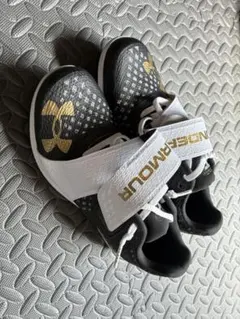 UNDER ARMOUR 走高跳び用スパイクのサムネイル