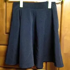 黒 フレアスカート