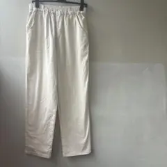 ホワイト テーパードパンツ Ｍ