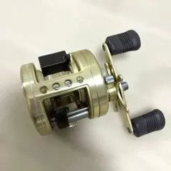 希少極上美品廃盤シマノ 初代 95 カルカッタ 200XT ライトハンドル DC
