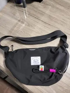 Fruit of the Loom ブラックショルダーバッグのサムネイル