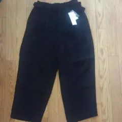 新品　テーパードパンツ