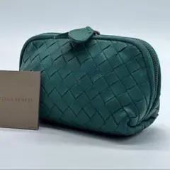 BOTTEGA VENETA グリーンレザー ポーチ