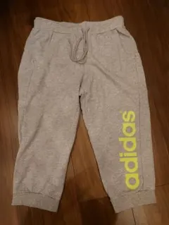 adidas ジョガーパンツ