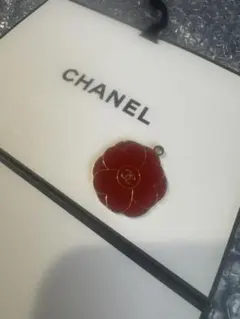 CHANEL ノベルティー　フラワーチャーム レッド