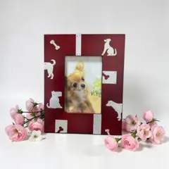 犬と骨の金属モチーフが付いたペット用フォトフレーム 写真立て ワインカラー木製