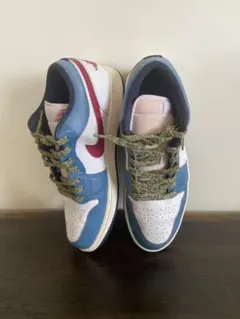 NIKE AIR JORDAN 1 ナイキ　ジョーダン　スニーカー