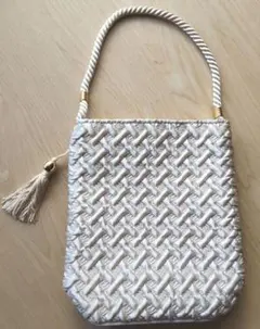 ベージュホワイト　パーティーバッグ