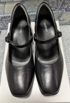 新品未使用✨AKAISHI アカイシ　ストラップ　パンプス　フラット　ブラック 2025年最新】アカイシ パンプスの人気アイテム - メルカリ