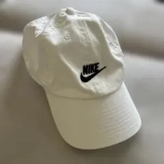 NIKE キャップ ホワイト 刺繍ロゴのサムネイル