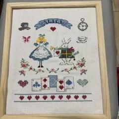 アリスと白ウサギの刺繍作品