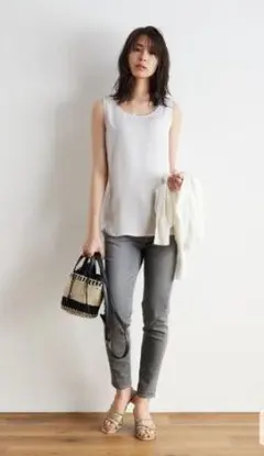 PLST　プラステ　グレー　ジーンズ　デニム　テーパード　スリム　XS