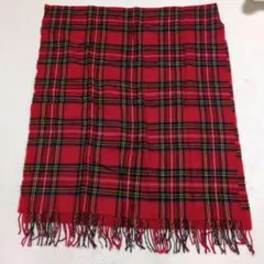 赤いタータンチェックマフラー