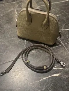 グレージュ レザー ハンドバッグ