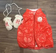 ミキハウス　赤とピンクリバーシブルベビーベストとミトンセット