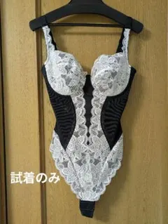未使用品】LALA グラント ニッパービスチェ Tバック E75M 補正下着