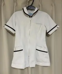 KAZEN ナース服 半袖 ホワイト×ネイビー　S サイズ　型番101-28のサムネイル
