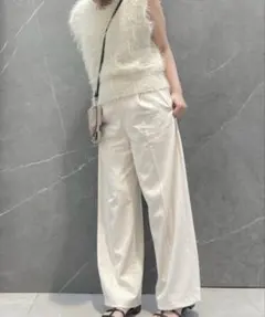 UNIQLO ハイウエストワイドパンツ Mサイズ クリーム色