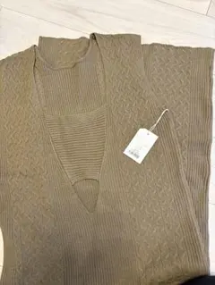 【新品未使用】ニットワンピース　ノースリーブ　カーキ　lawgy